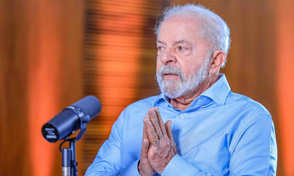 Em live, Lula diz que ‘quem anda armado é covarde’ e ‘não quer fazer o bem’