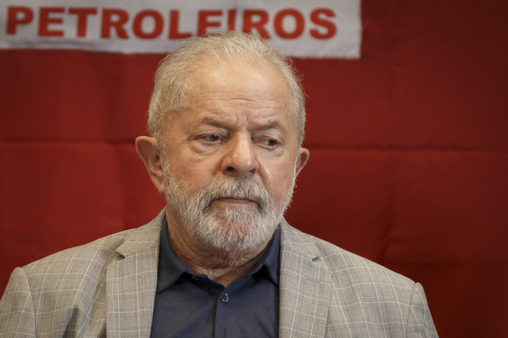 Em cenário com Tebet, Lula tem 45% das intenções de voto; Bolsonaro soma 34%