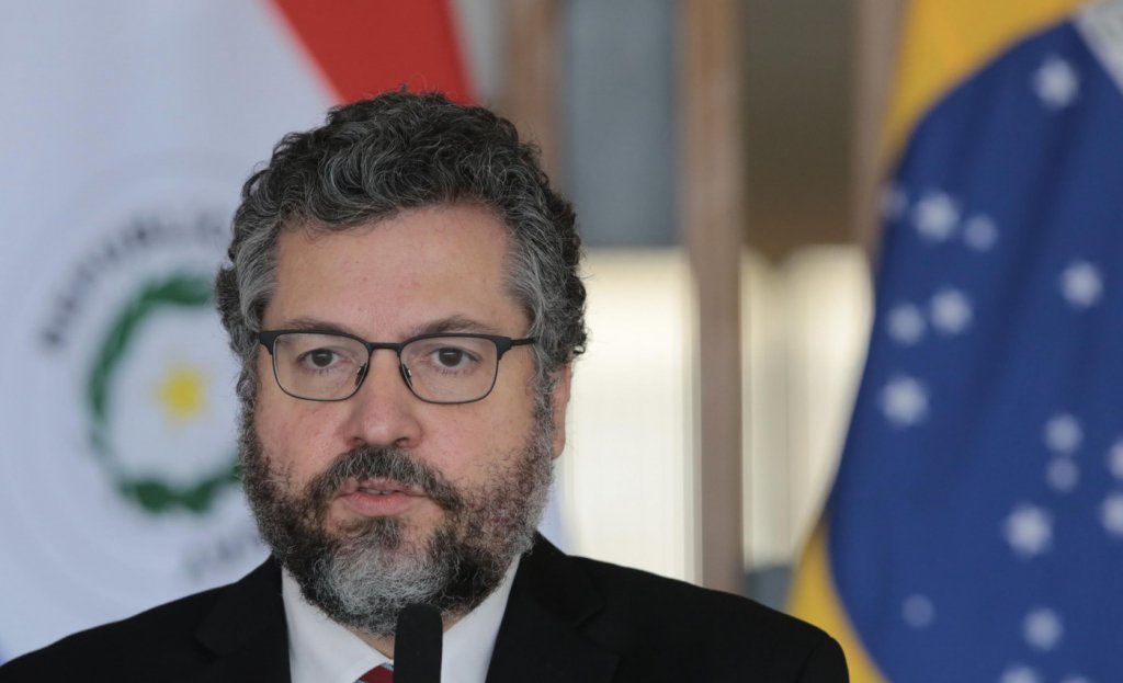 Senadores criticam postura do Itamaraty na crise e pedem saída de Ernesto Araújo