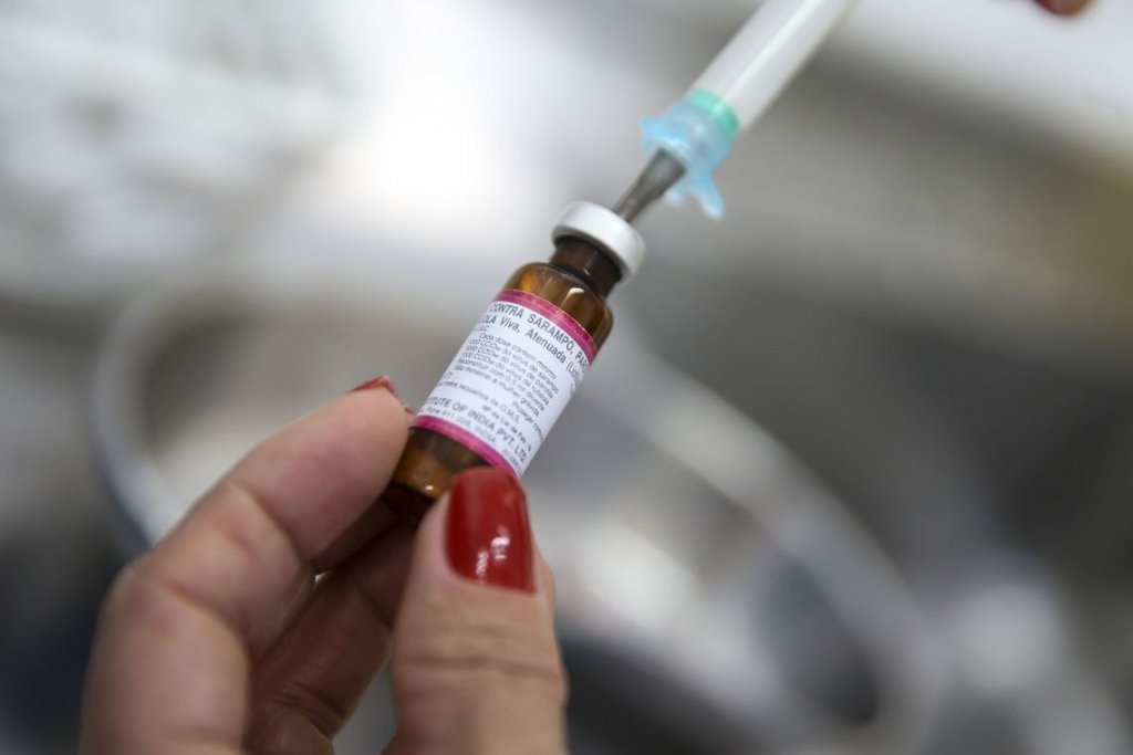 Em ano pandêmico, cobertura vacinal do sarampo e da polio fica longe da meta