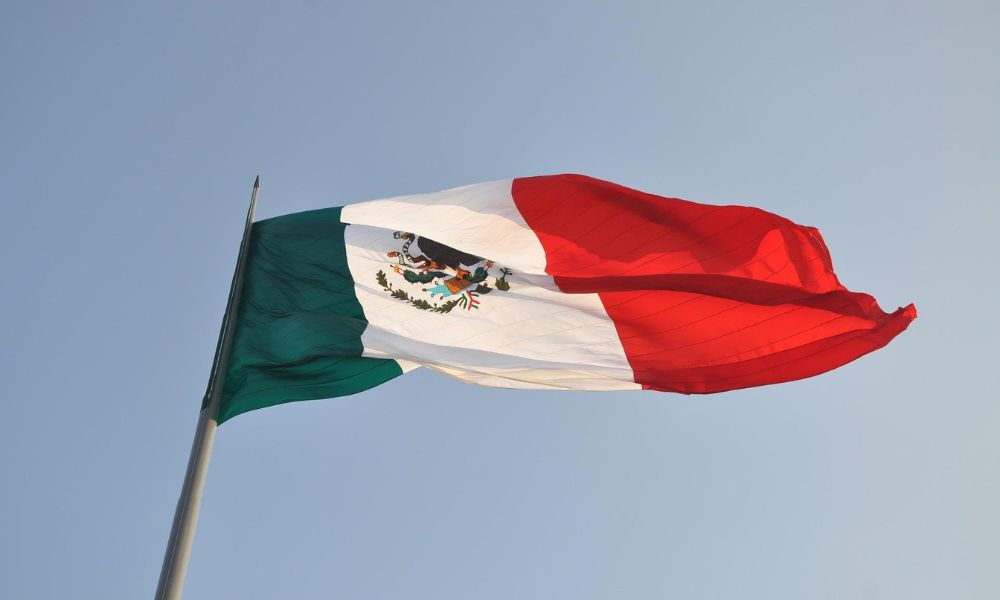 Brasileiros vão precisar de visto físico para entrar no México a partir de 18 de agosto