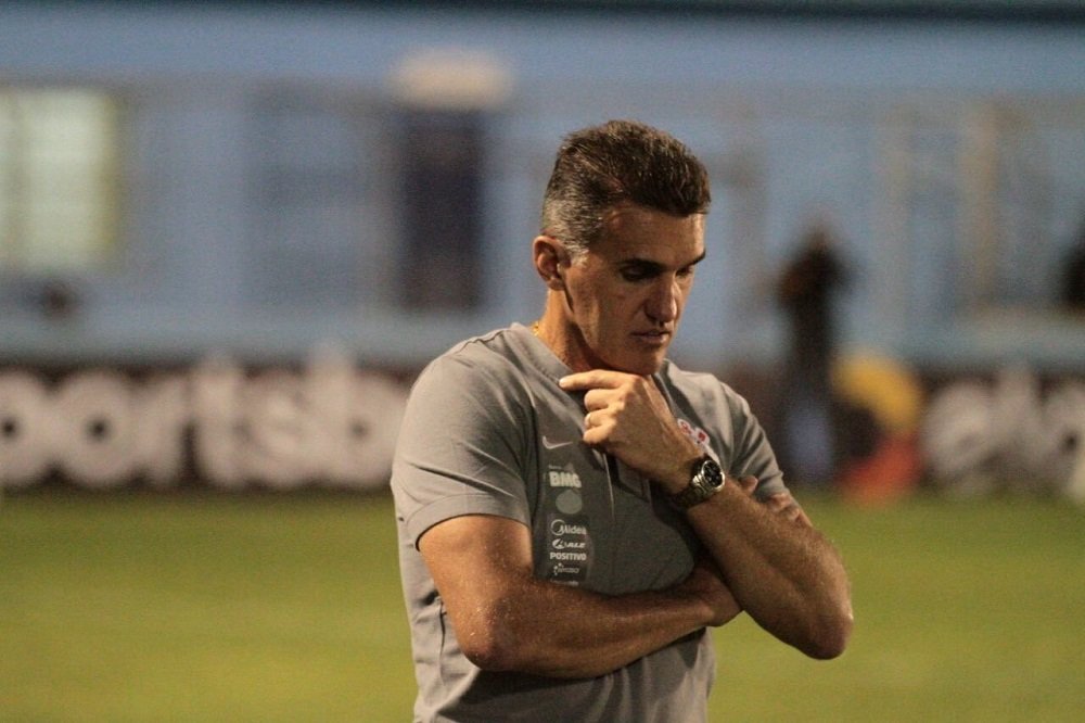 Gaviões cobra jogadores experientes do Corinthians e pede demissão de Mancini: ‘Não dá mais’