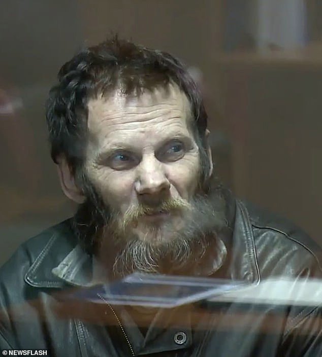 Canibal russo é condenado a prisão perpétua por matar e comer os restos mortais de amigos