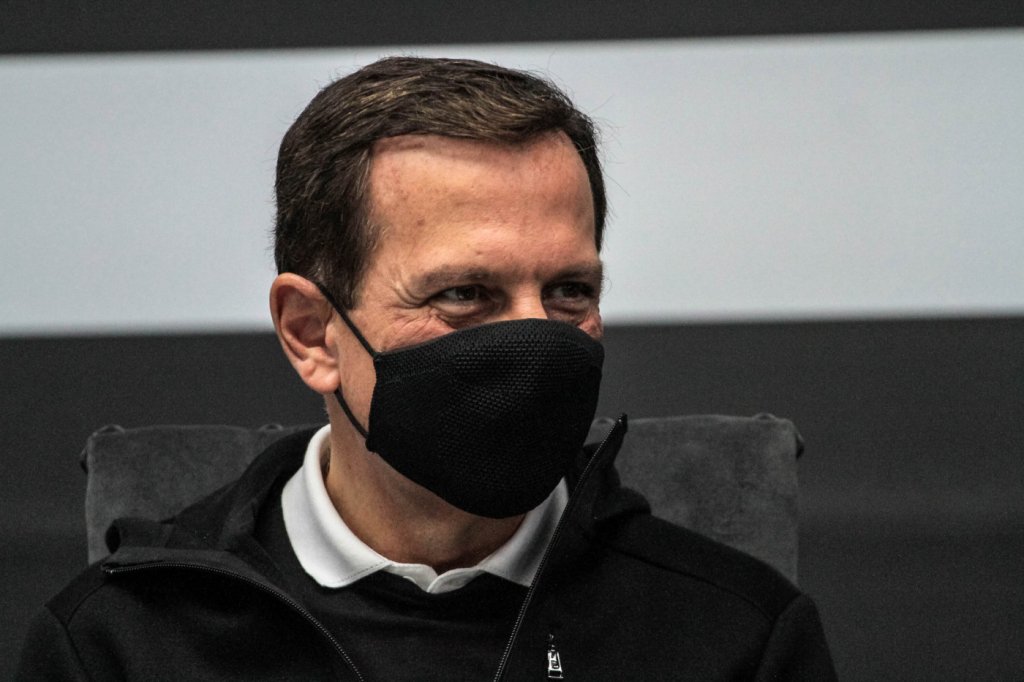 Doria diz que uso de máscaras continuará obrigatório até o fim de 2021