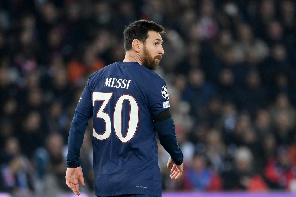 PSG suspende Messi por duas semanas após viagem para Arábia Saudita