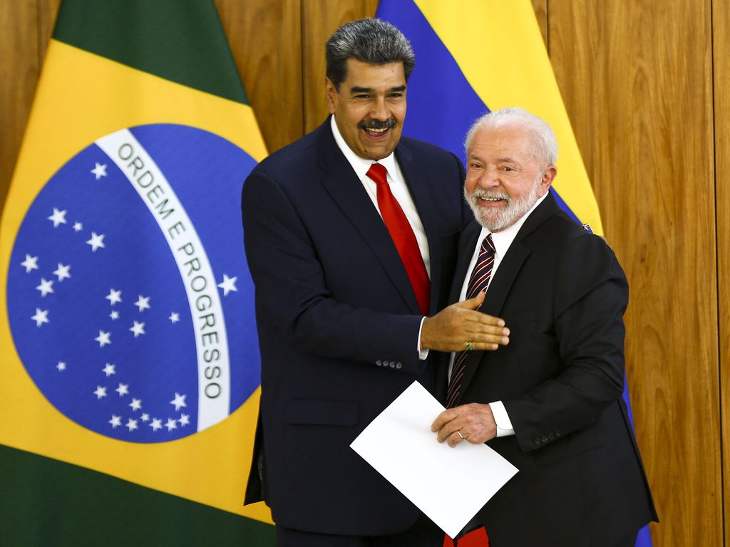 Parlamentares da oposição criticam visita de Maduro ao Brasil e acusam Lula de ‘falta de compromisso com a democracia’