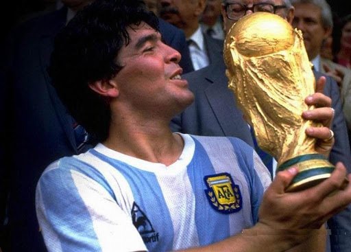 Associação do futebol argentino decreta 7 dias de luto por morte de Maradona