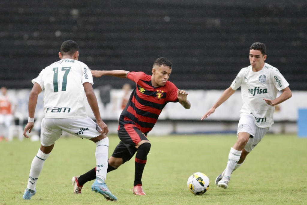 Palmeiras vence Sport com show de Endrick e larga na frente na semi da Copa do Brasil sub-17