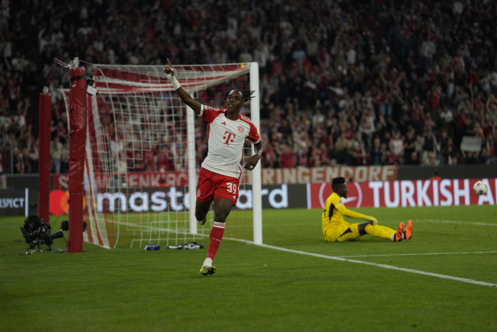 Liga dos Campeões: Bayern de Munique bate United em jogo movimentado; Arsenal goleia PSV