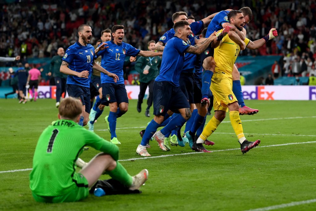 Donnarumma pega dois pênaltis e Itália conquista a Eurocopa