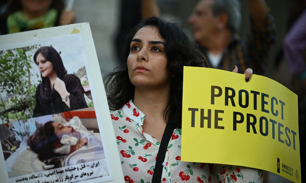 Irã afirma que morte de Mahsa Amini foi por doença e não por ‘espancamento’