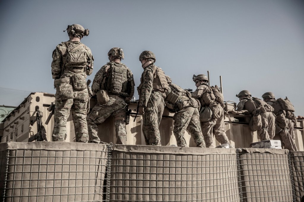 Com temor de novos ataques, EUA se apressam para retirar tropas do Afeganistão até terça-feira