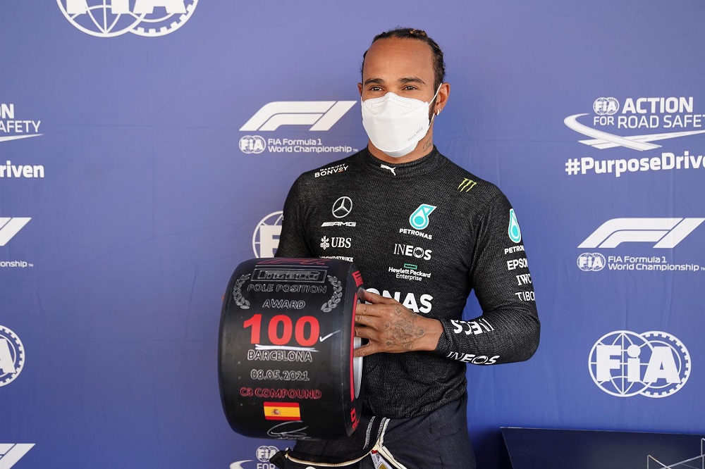 Lewis Hamilton conquista a 100ª pole da carreira e larga na frente no GP da Espanha