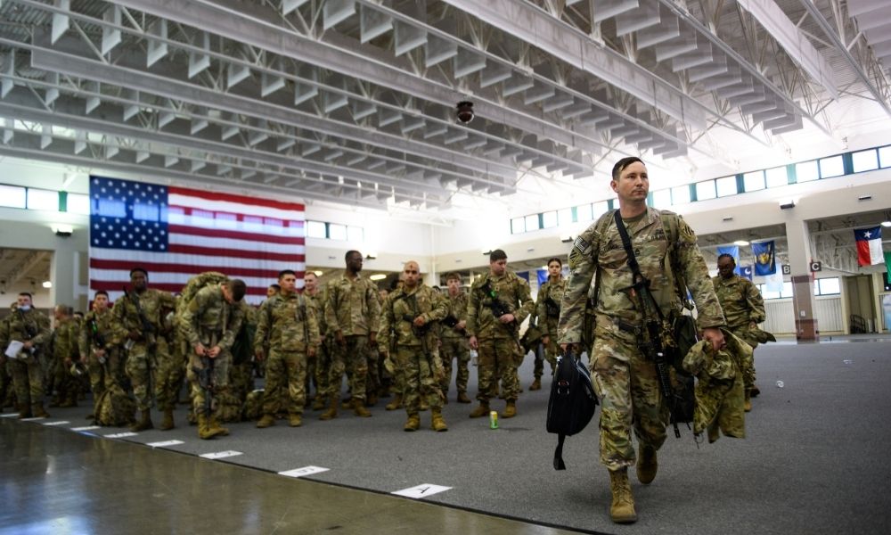 EUA colocam 2.000 soldados em alerta de prontidão para lutar no Oriente Médio