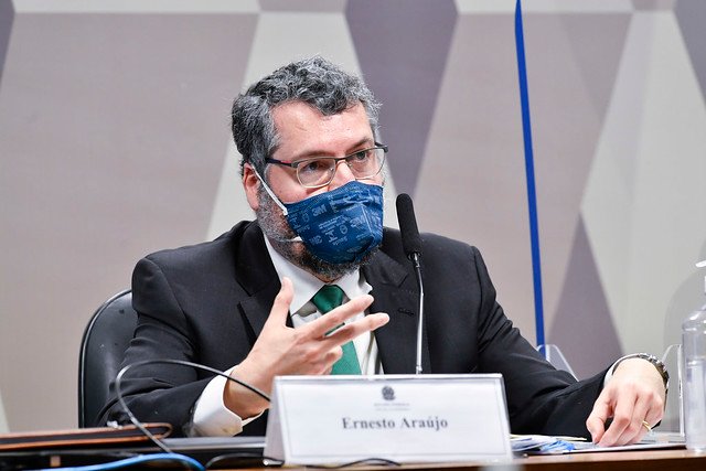CPI da Covid-19: Renan Calheiros pede indiciamento de Ernesto Araújo em relatório