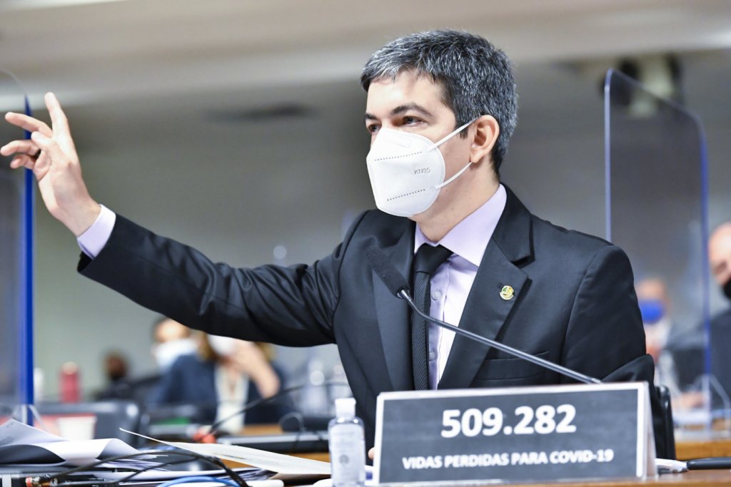 Oposição protocola ação no STF e no Senado para barrar graça concedida a Silveira por Bolsonaro