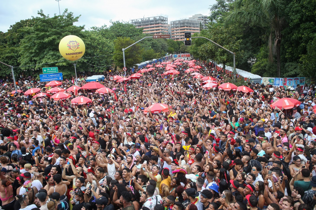 Pós-Carnaval em São Paulo tem blocos com artistas de peso e desfile das campeãs; veja agenda