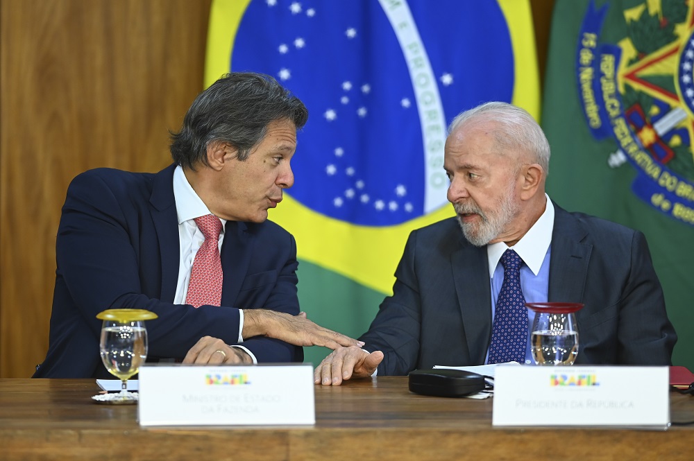 Bancos pedem a Lula e Haddad que governo insista em ajuste 