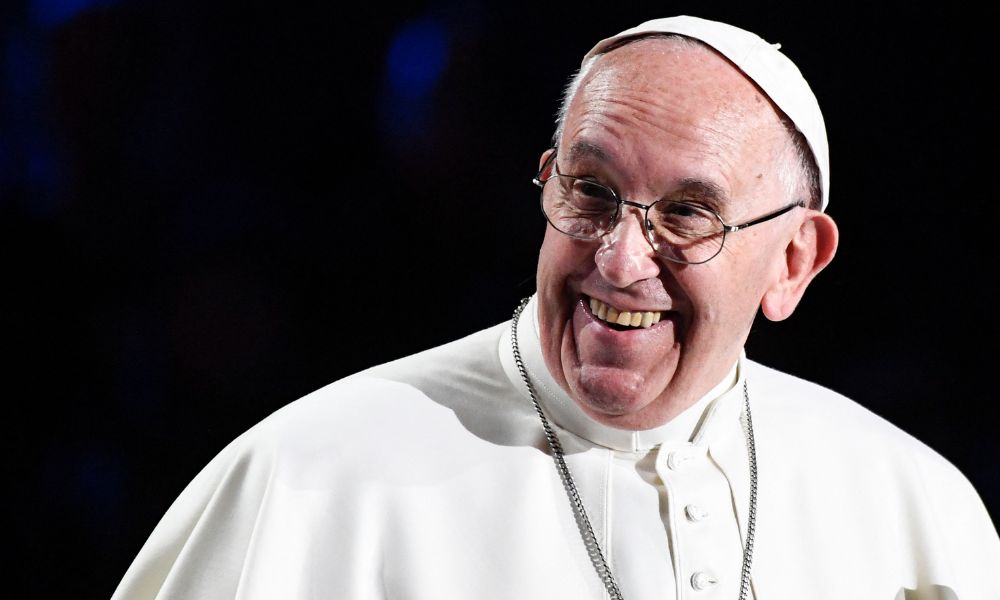 Papa Francisco deve ter alta no sábado, mas participação na Semana Santa é incerta
