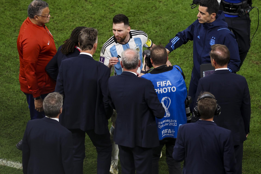 Messi revela arrependimento por briga com holandeses na Copa: ‘Não gosto dessa imagem’