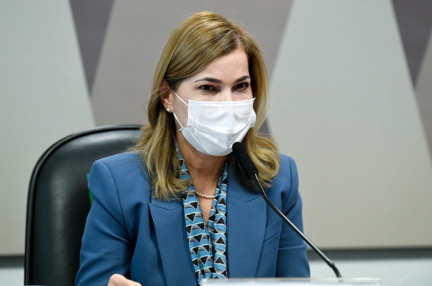 CPI da Covid-19 pedirá afastamento de Mayra Pinheiro do Ministério da Saúde