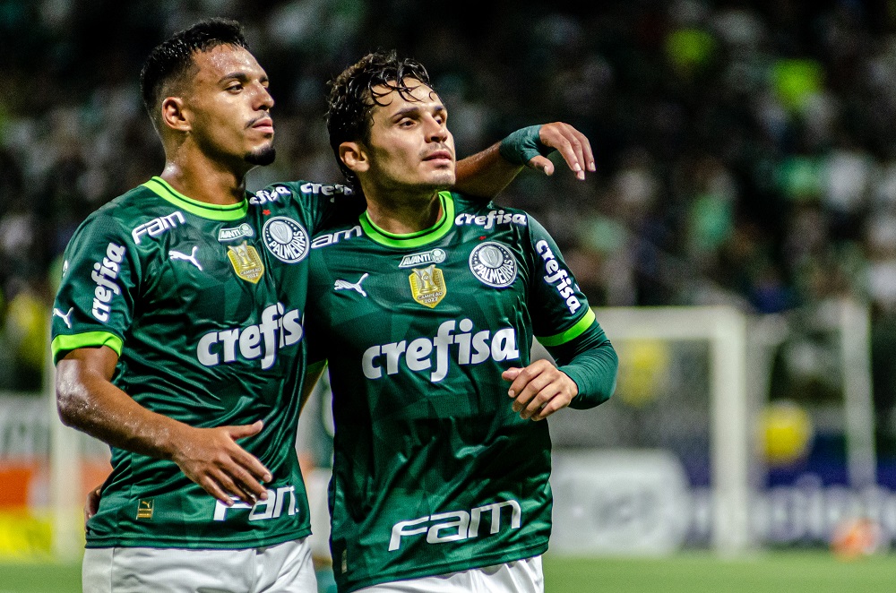 Com gols de Menino e Raphael Veiga, Palmeiras bate a Ferroviária e se isola na liderança geral do Paulistão