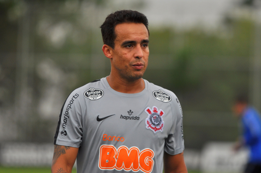Jadson anuncia aposentadoria e revela pendência do Corinthians: ‘Está me devendo até hoje’