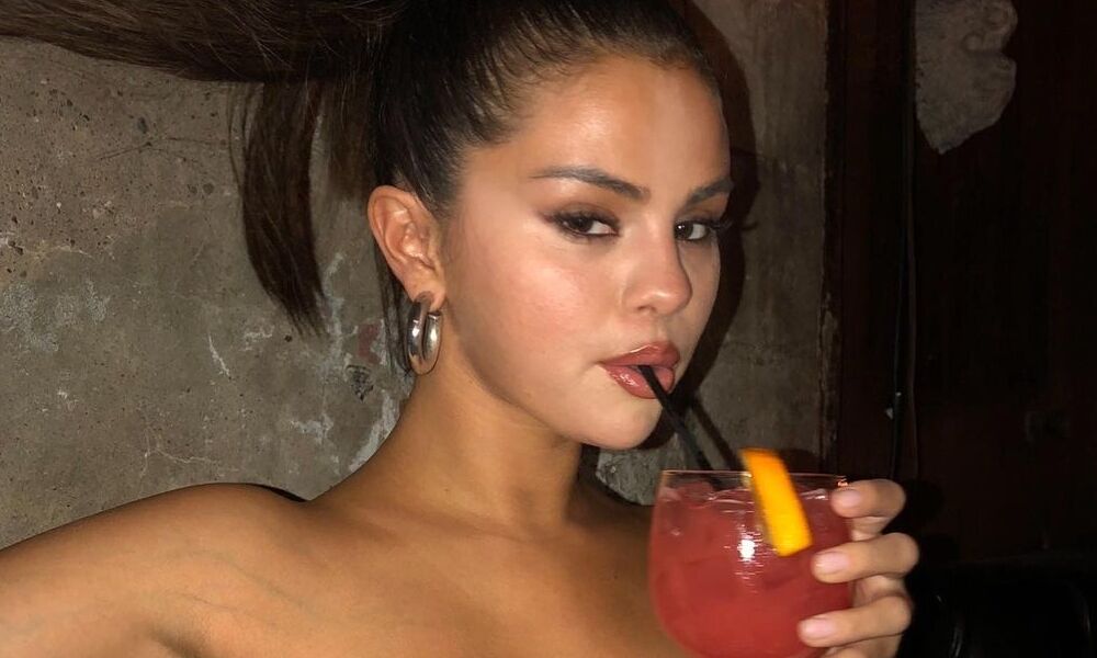 Selena Gomez abre o jogo sobre rumores de que nova música seria para ex-namorado The Weeknd