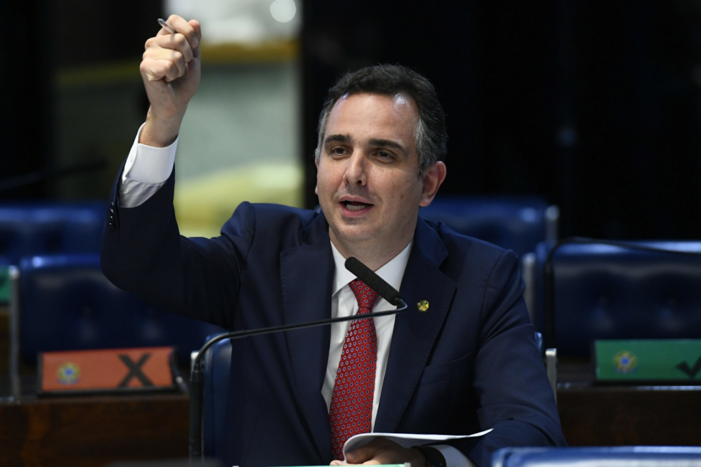 PEC da Transição pode ser votada no Senado na próxima semana, afirma Pacheco