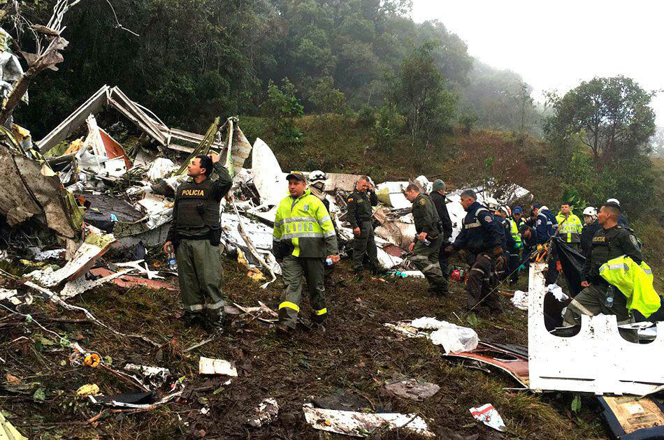 Polêmica decoração natalina sobre acidente aéreo da Chapecoense é retirada na Colômbia