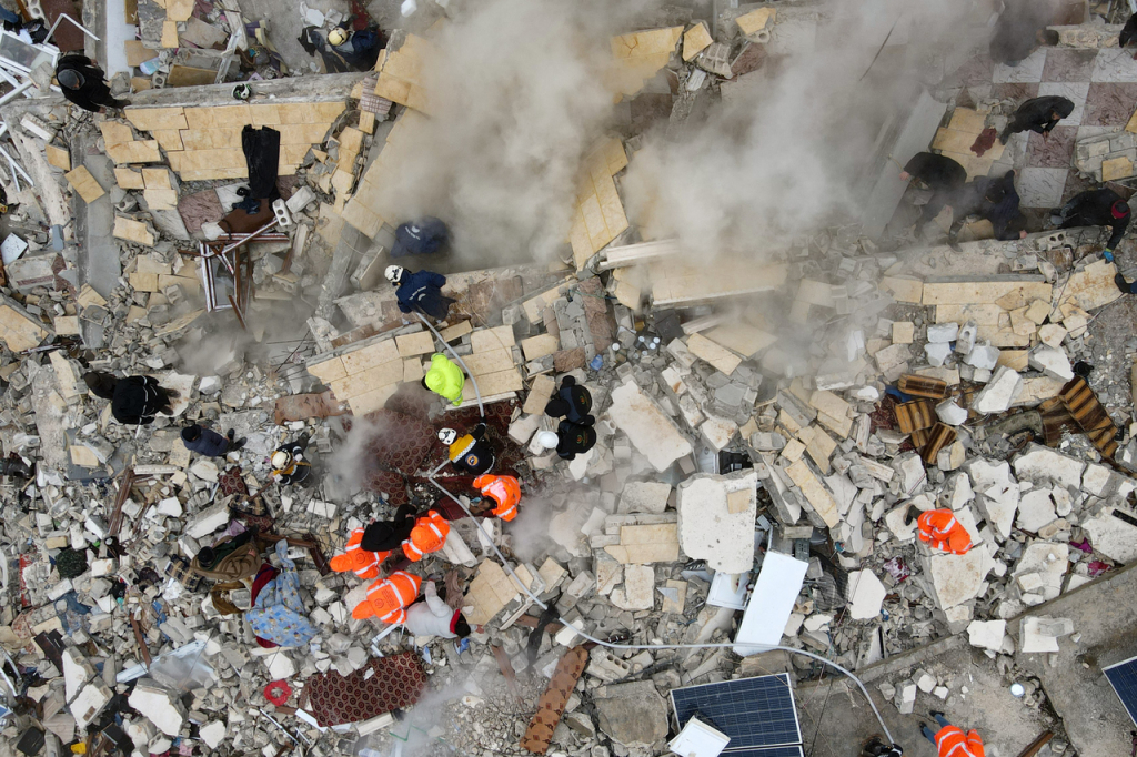 Entenda o fortíssimo terremoto na Turquia, que gerou 40 réplicas e um 2º terremoto