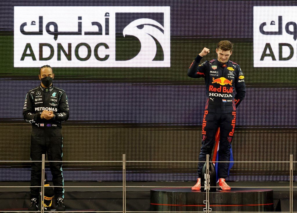 FIA rejeita protestos da Mercedes após corrida que deu título mundial a Verstappen