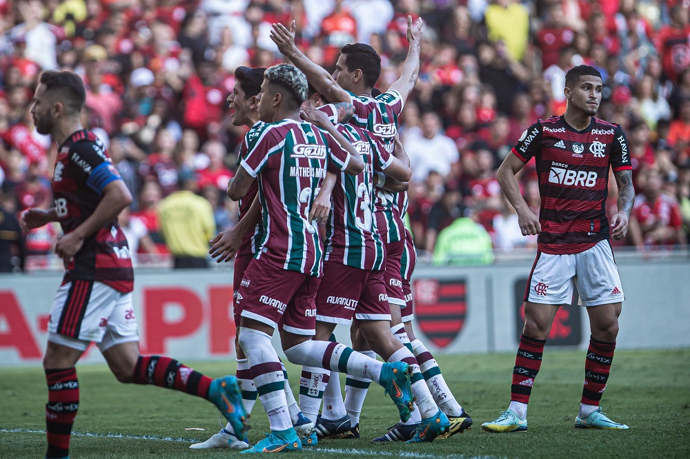Fluminense vence clássico por 2 a 1 e quebra invencibilidade de 19 jogos do Flamengo