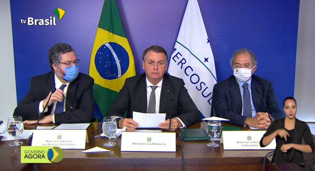 Em meio a críticas, Bolsonaro faz discurso no Mercosul ao lado de Ernesto Araújo