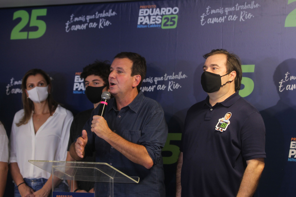 Ao lado de Maia, Eduardo Paes diz que ‘o Rio está livre do pior governo de sua história’
