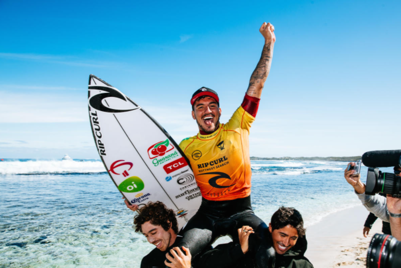 Gabriel Medina vence Filipinho e é tricampeão do Mundial de surfe