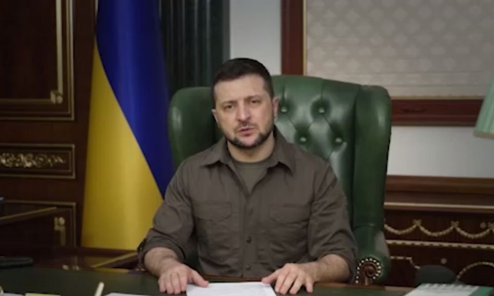 Zelensky denuncia concentração de tropas russas para atacar o Donbass