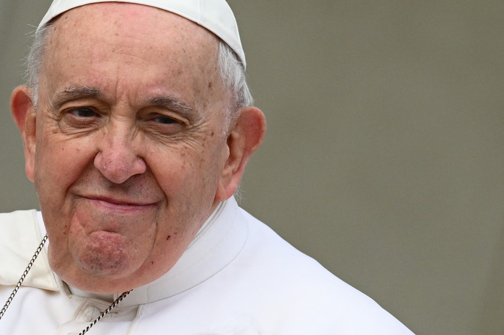 Papa critica desmatamento na Amazônia, elogia povo brasileiro e canta: ‘Cachaça não é água’