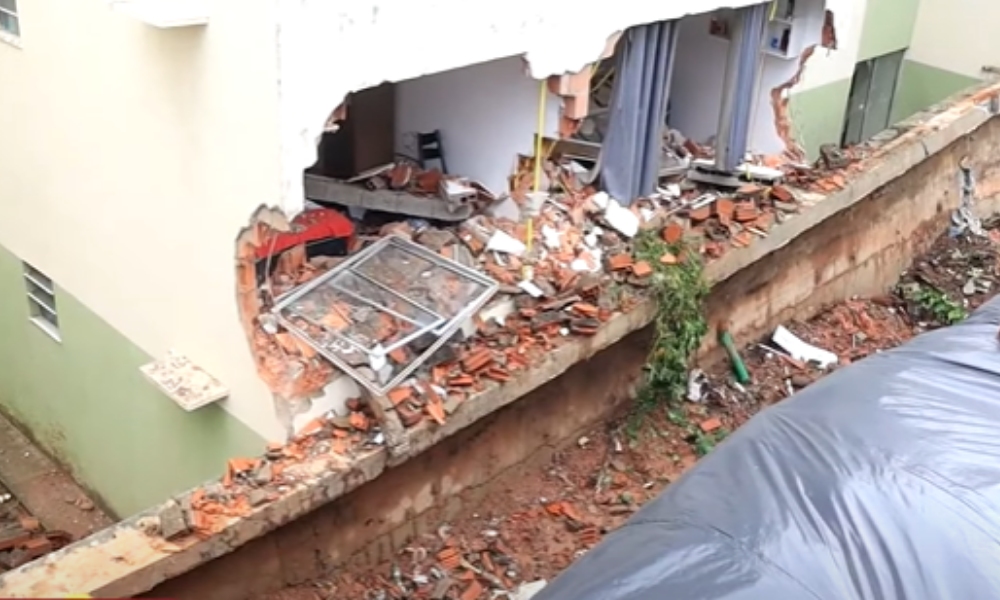 Após fortes chuvas, muro desaba e atinge apartamentos no Maranhão
