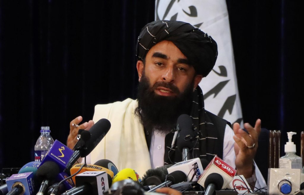 Talibã diz que respeitará direitos das mulheres previstos na lei islâmica