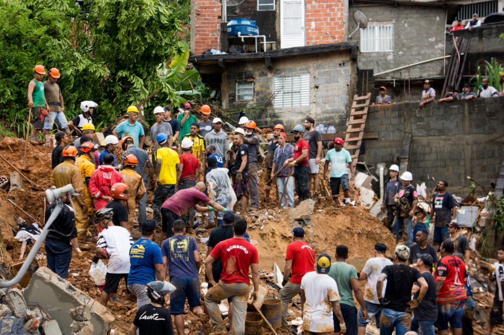 Mais dois corpos são encontrados em Franco da Rocha; número de mortos após chuvas vai para 29 em SP
