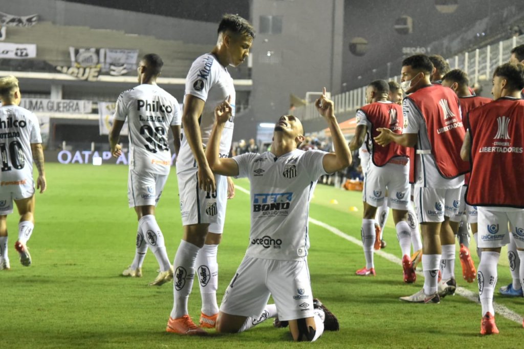 Santos vence o Boca Juniors por 3 a 0 e vai à final da Libertadores