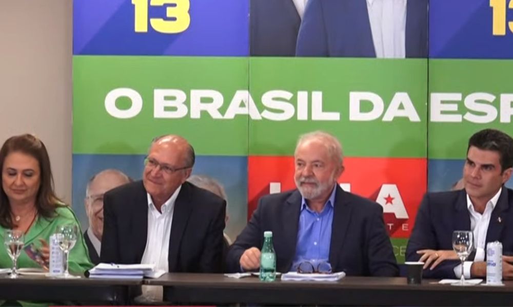 Lula faz novo aceno a Ciro Gomes e celebra apoios de FHC e Tebet em evento com novos aliados