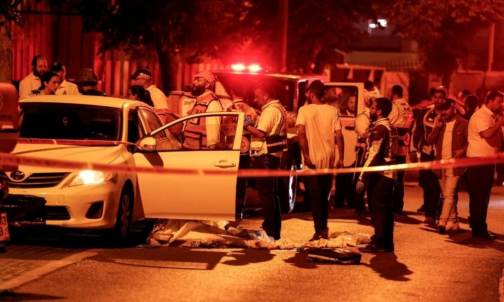 Ao menos três pessoas morreram em ataque na cidade de Elad, em Israel