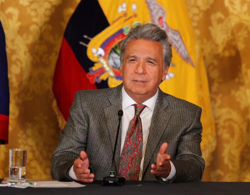 Avião de presidente do Equador faz pouso de emergência