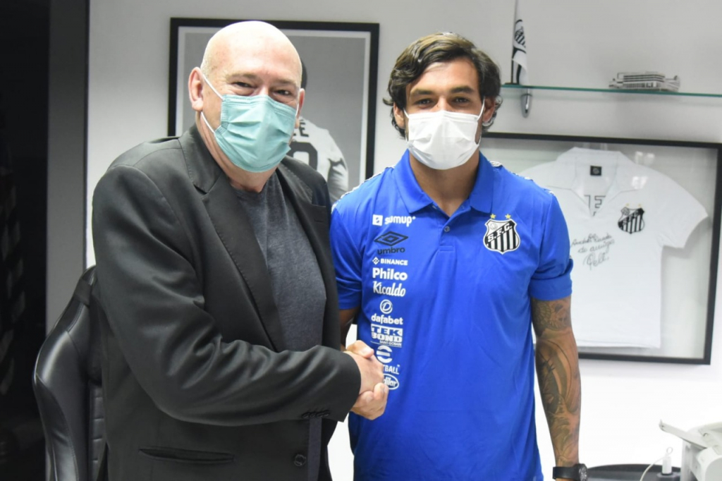 Santos anuncia contratação do meia-atacante Ricardo Goulart