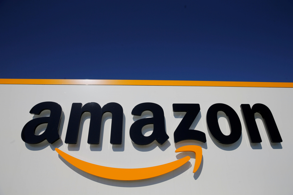 Após comparações com bigode de Hitler, Amazon muda logotipo