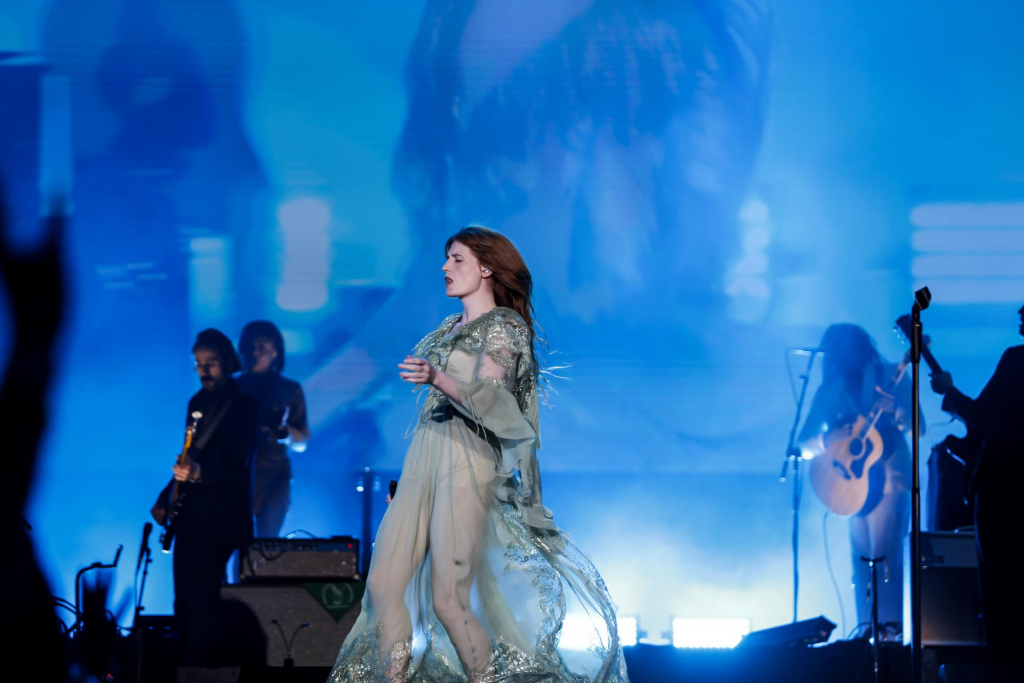 Florence and The Machine encerra Festival Mita com show dançante no Vale do Anhangabaú