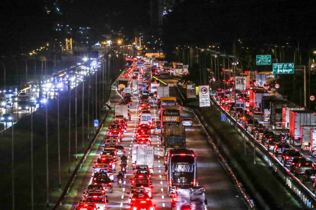 Rodízio de carros é retomado em São Paulo nesta segunda-feira