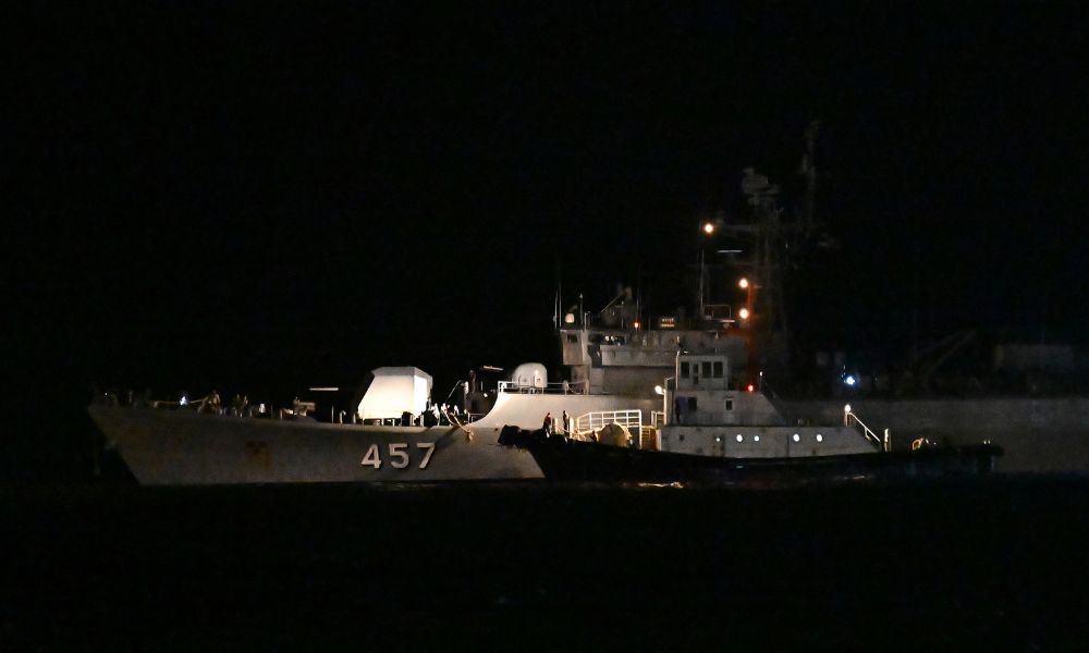 Marinha da Tailândia busca 31 desaparecidos após naufrágio de navio militar